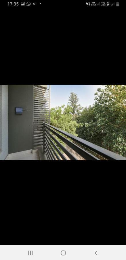 Aval International Hotel Gurgaon Bagian luar foto