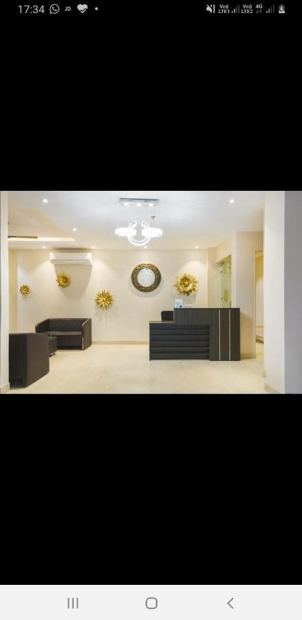 Aval International Hotel Gurgaon Bagian luar foto