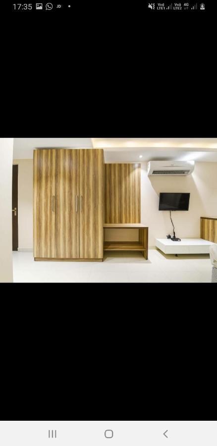 Aval International Hotel Gurgaon Bagian luar foto
