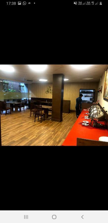 Aval International Hotel Gurgaon Bagian luar foto